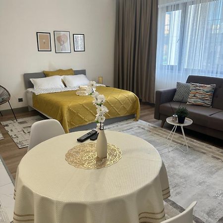 Студия В Теплых Тонах, Эксклюзив Almaty Exterior foto